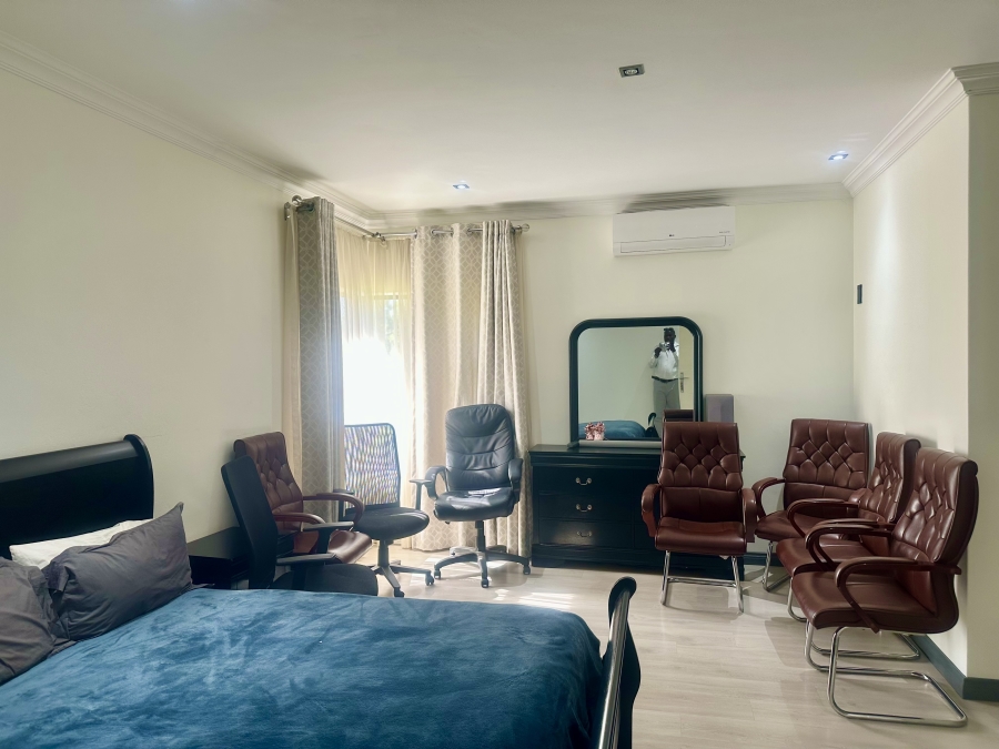 5 Bedroom Property for Sale in Copperleaf Estate Gauteng