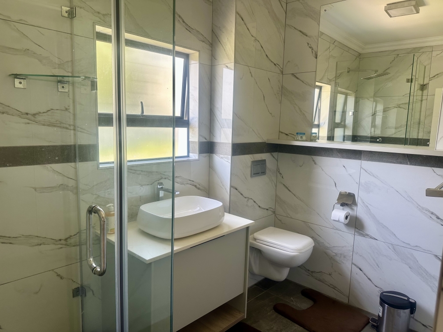 5 Bedroom Property for Sale in Copperleaf Estate Gauteng