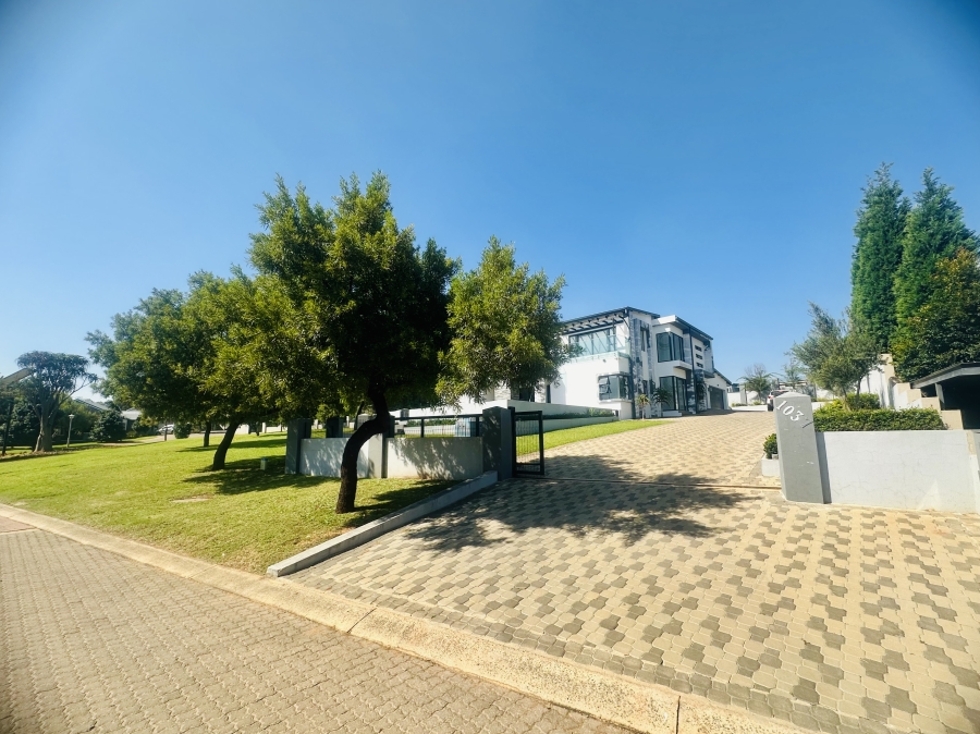 5 Bedroom Property for Sale in Copperleaf Estate Gauteng
