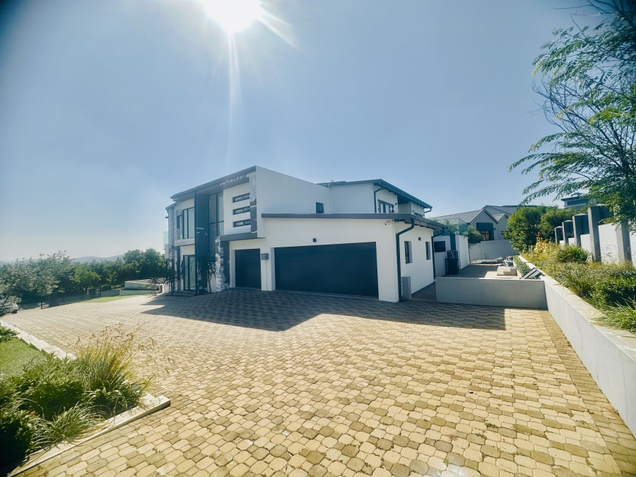 5 Bedroom Property for Sale in Copperleaf Estate Gauteng