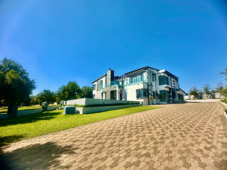 5 Bedroom Property for Sale in Copperleaf Estate Gauteng