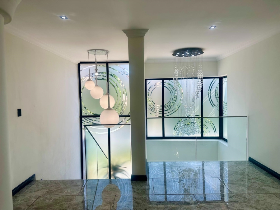 5 Bedroom Property for Sale in Copperleaf Estate Gauteng