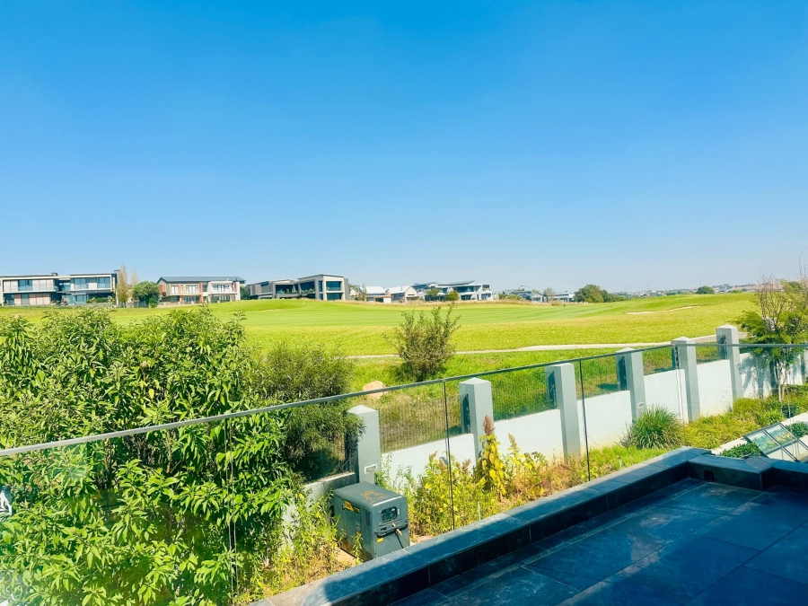 5 Bedroom Property for Sale in Copperleaf Estate Gauteng