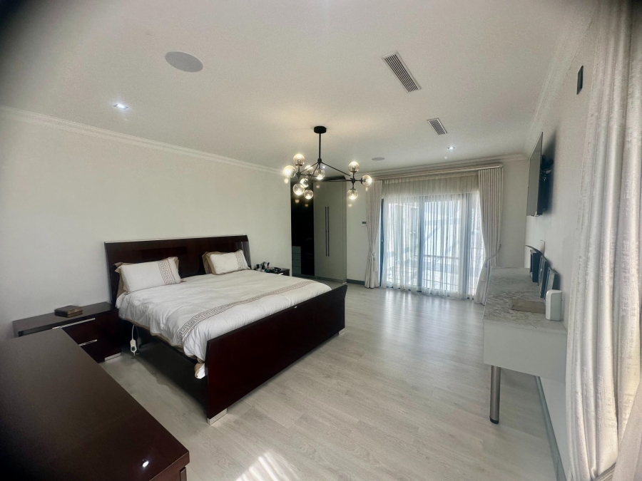 5 Bedroom Property for Sale in Copperleaf Estate Gauteng
