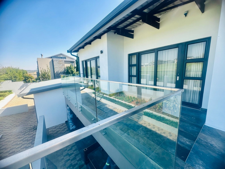 5 Bedroom Property for Sale in Copperleaf Estate Gauteng