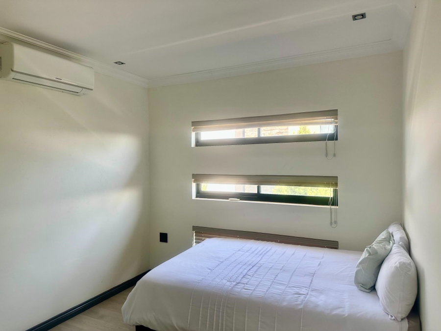 5 Bedroom Property for Sale in Copperleaf Estate Gauteng