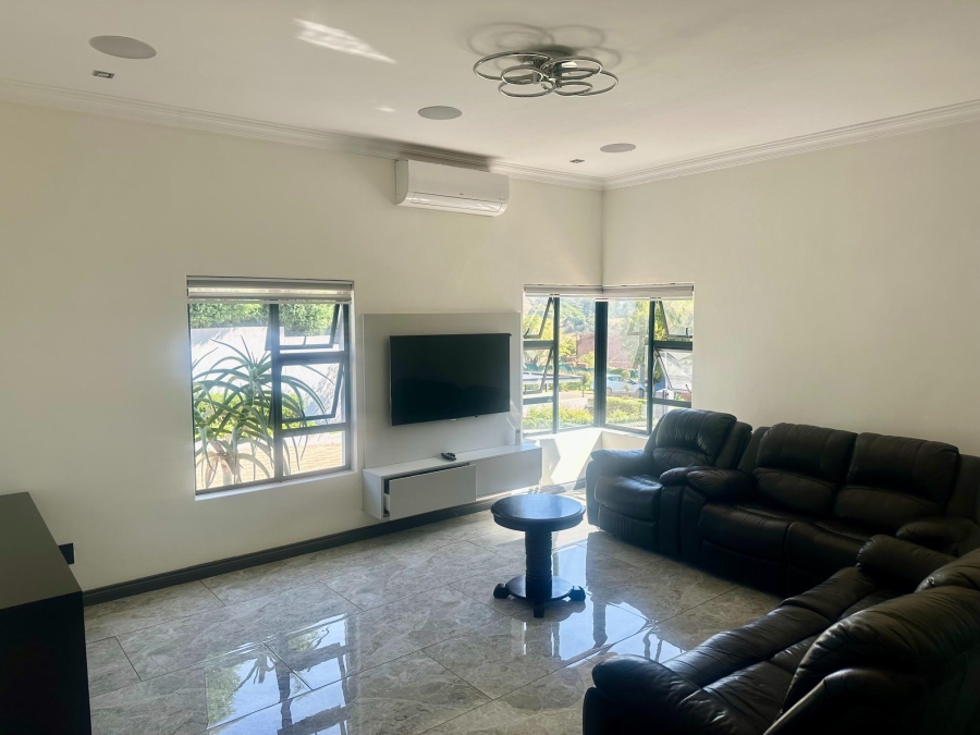 5 Bedroom Property for Sale in Copperleaf Estate Gauteng