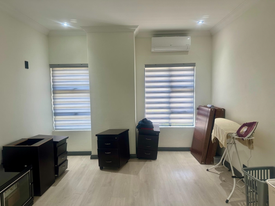 5 Bedroom Property for Sale in Copperleaf Estate Gauteng