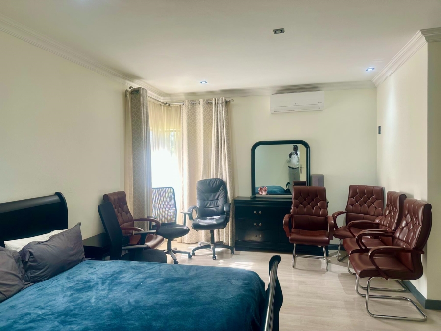 5 Bedroom Property for Sale in Copperleaf Estate Gauteng