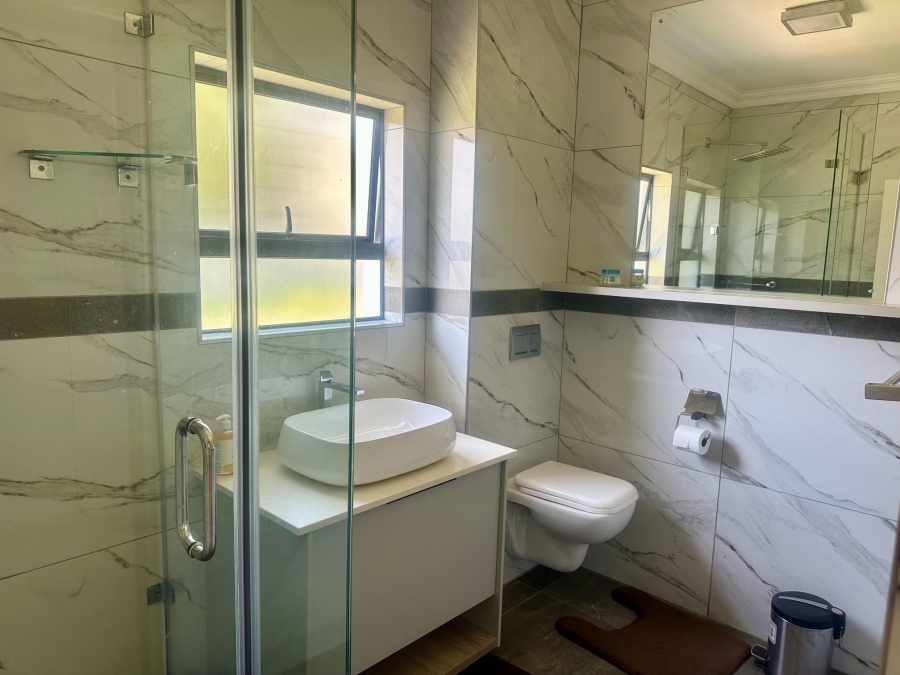 5 Bedroom Property for Sale in Copperleaf Estate Gauteng