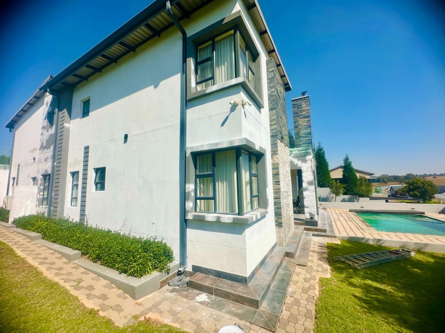 5 Bedroom Property for Sale in Copperleaf Estate Gauteng