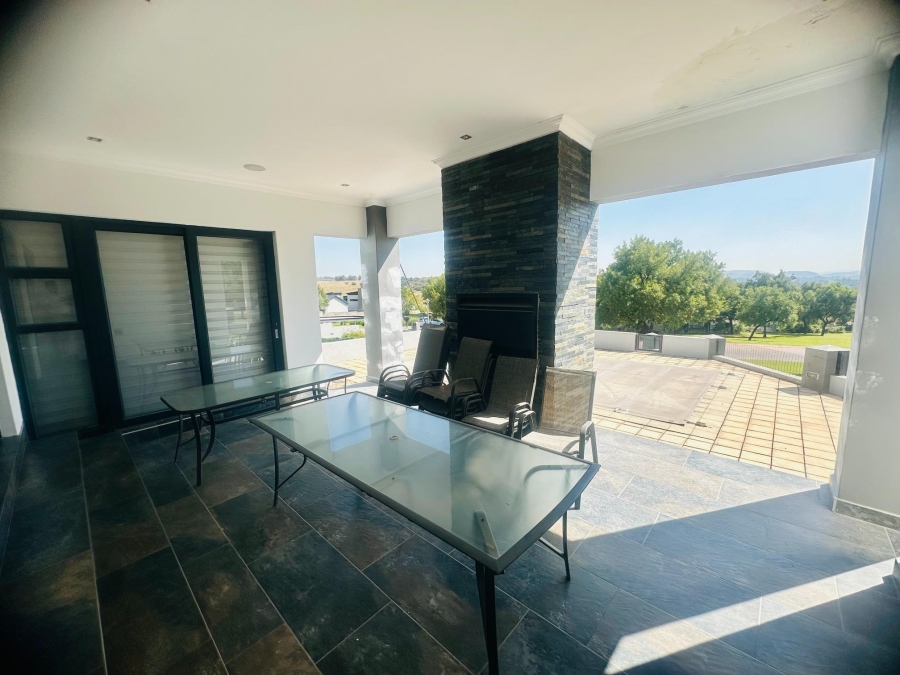 5 Bedroom Property for Sale in Copperleaf Estate Gauteng