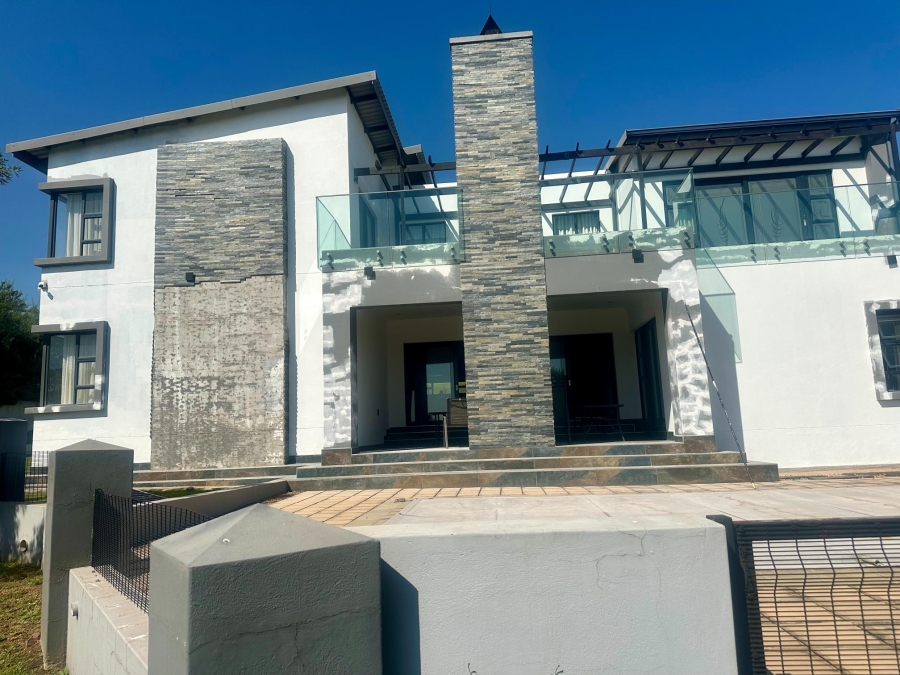 5 Bedroom Property for Sale in Copperleaf Estate Gauteng
