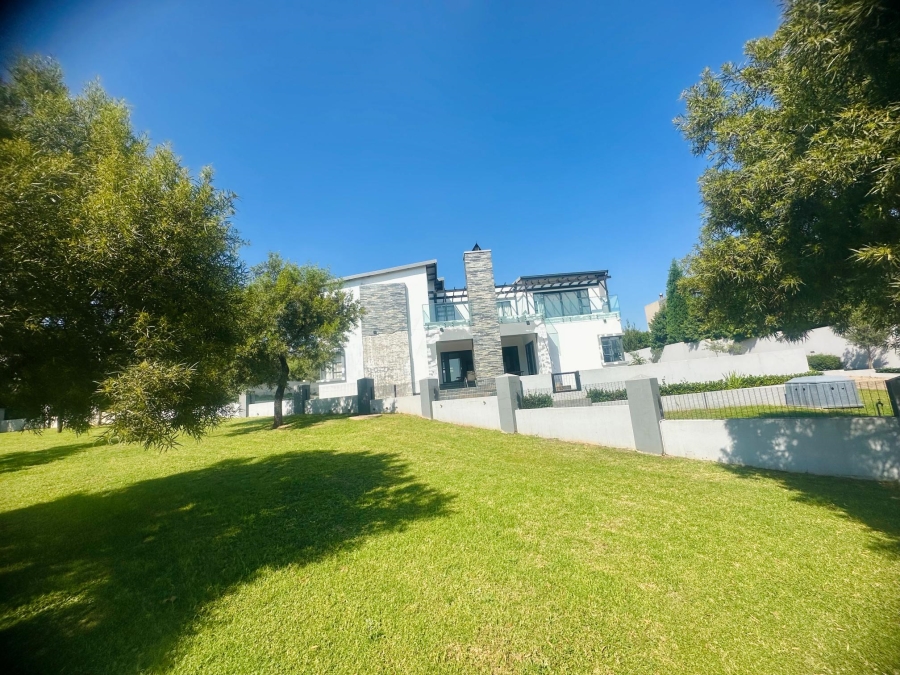 5 Bedroom Property for Sale in Copperleaf Estate Gauteng