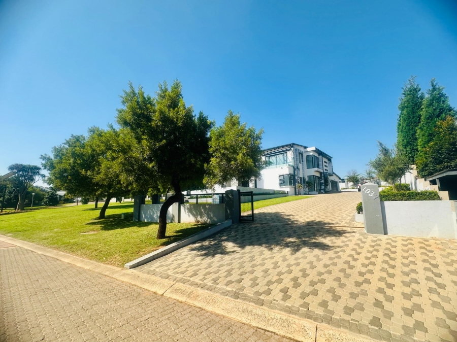 5 Bedroom Property for Sale in Copperleaf Estate Gauteng
