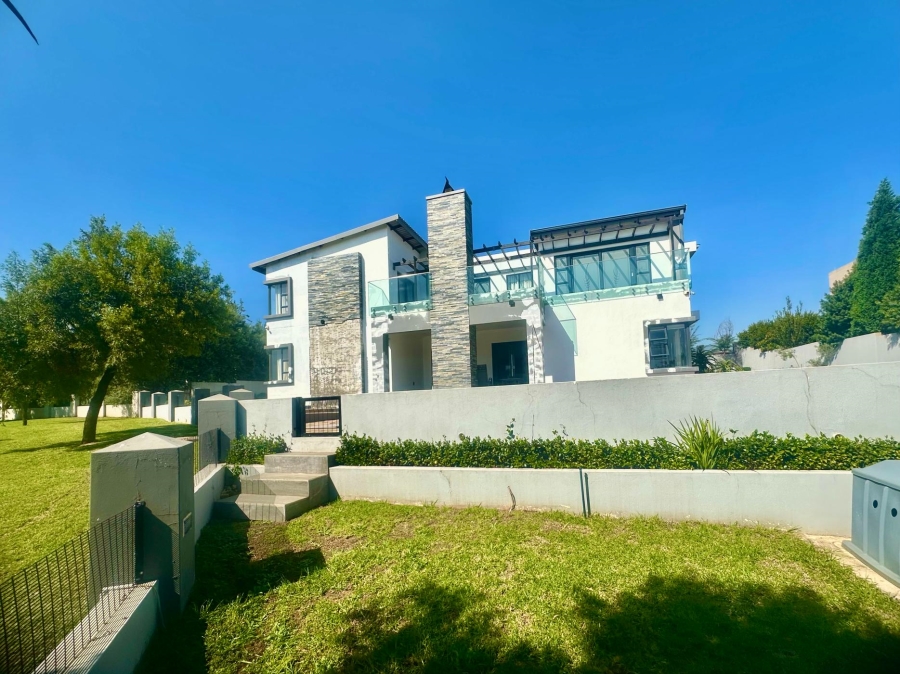 5 Bedroom Property for Sale in Copperleaf Estate Gauteng