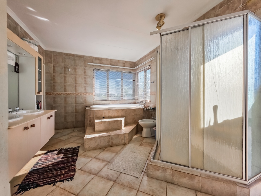 4 Bedroom Property for Sale in Moreleta Park Gauteng