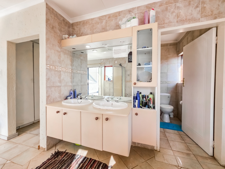 4 Bedroom Property for Sale in Moreleta Park Gauteng