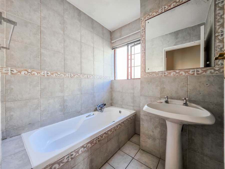 4 Bedroom Property for Sale in Moreleta Park Gauteng