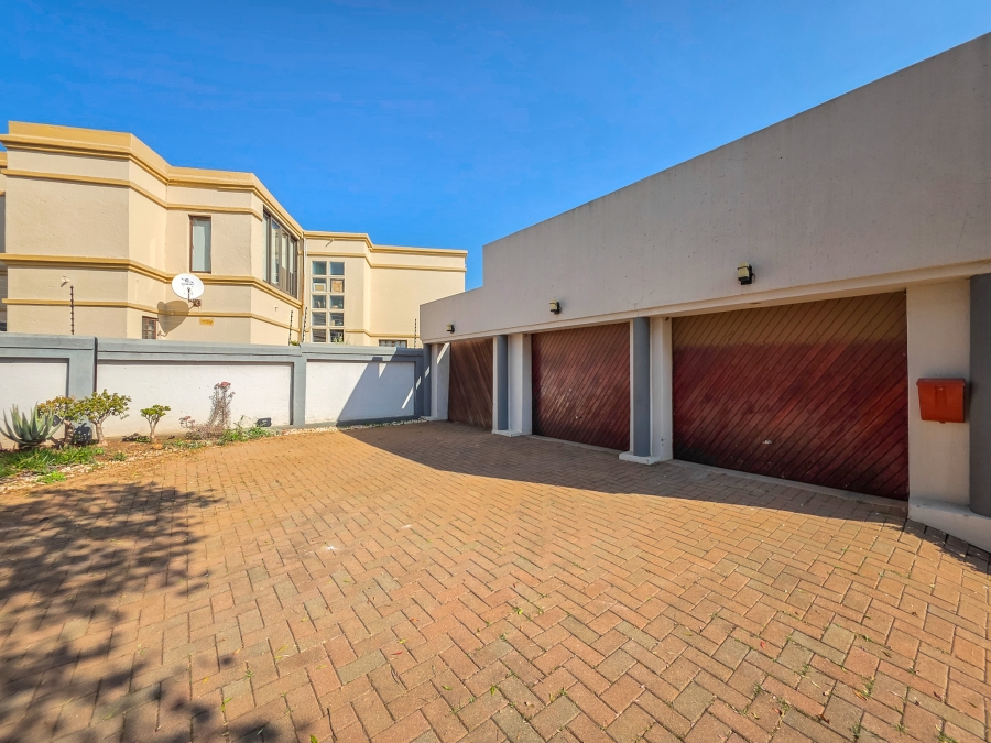 4 Bedroom Property for Sale in Moreleta Park Gauteng