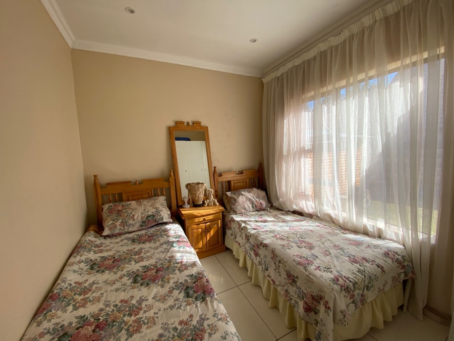 4 Bedroom Property for Sale in Albertsdal Gauteng