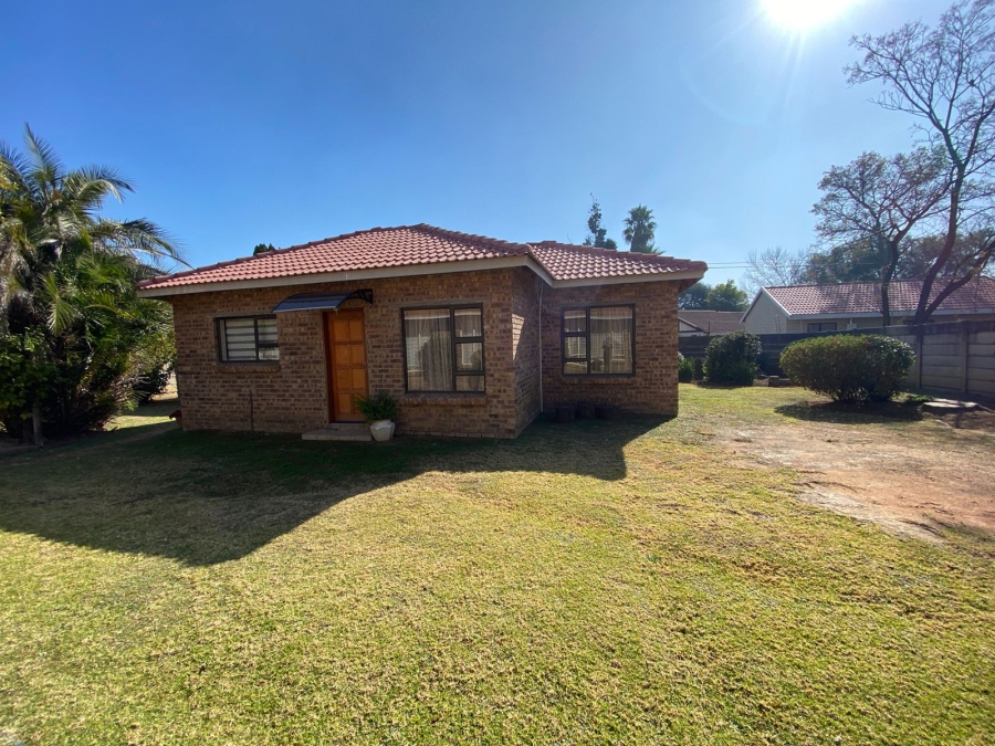 4 Bedroom Property for Sale in Albertsdal Gauteng