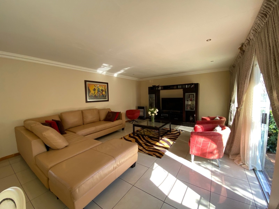4 Bedroom Property for Sale in Albertsdal Gauteng