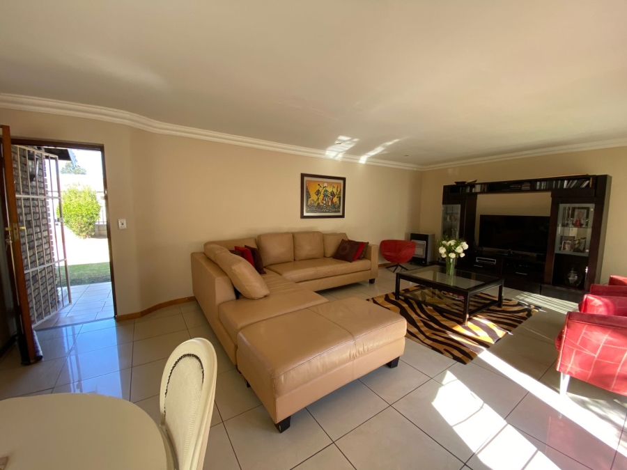 4 Bedroom Property for Sale in Albertsdal Gauteng