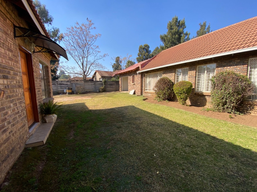 4 Bedroom Property for Sale in Albertsdal Gauteng