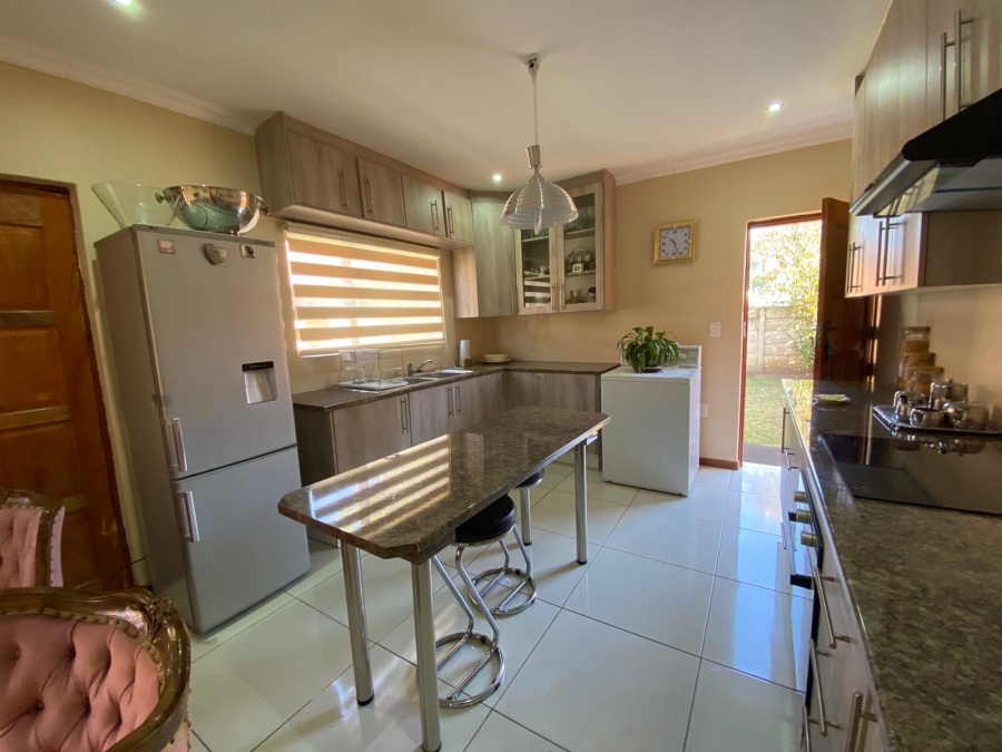 4 Bedroom Property for Sale in Albertsdal Gauteng