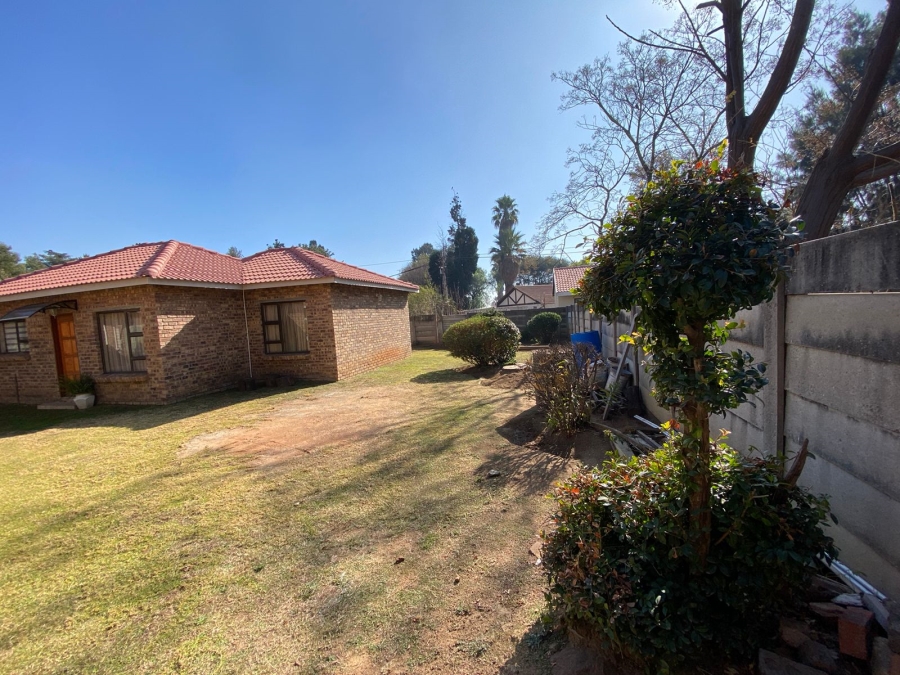 4 Bedroom Property for Sale in Albertsdal Gauteng