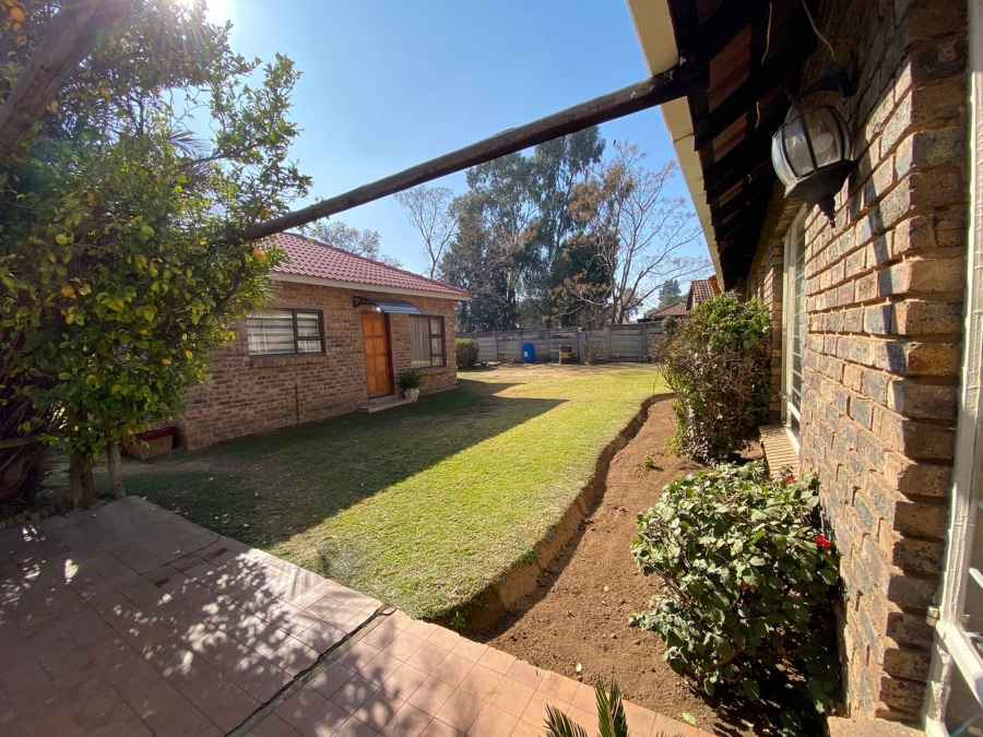 4 Bedroom Property for Sale in Albertsdal Gauteng
