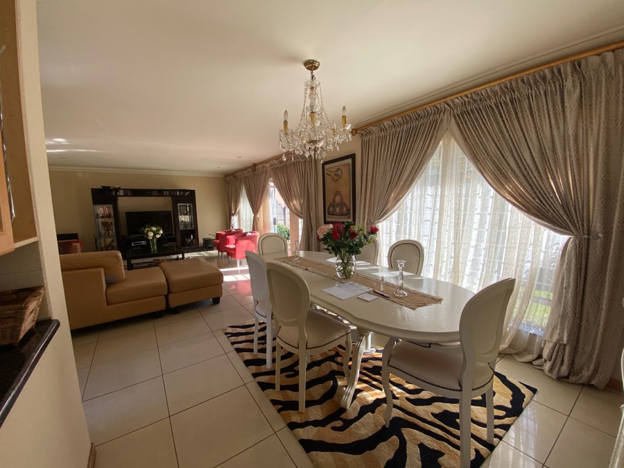 4 Bedroom Property for Sale in Albertsdal Gauteng