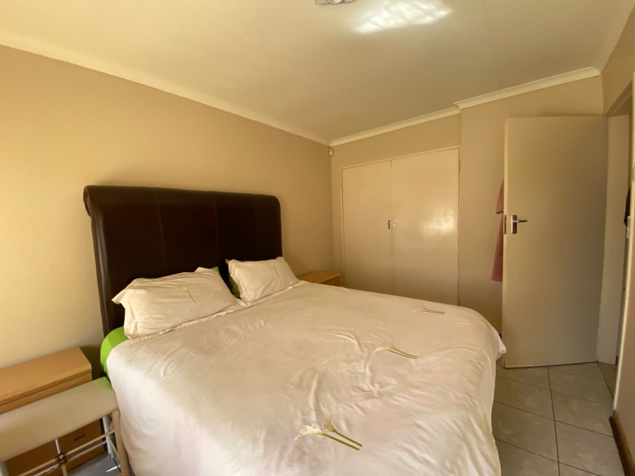 4 Bedroom Property for Sale in Albertsdal Gauteng