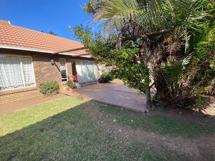 4 Bedroom Property for Sale in Albertsdal Gauteng