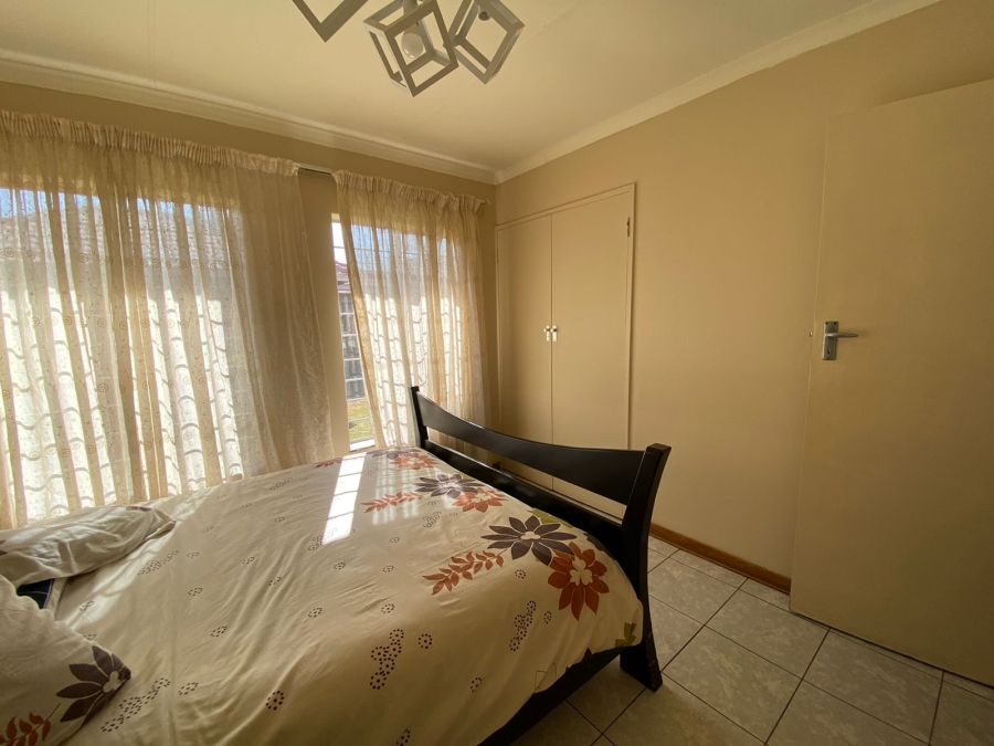 4 Bedroom Property for Sale in Albertsdal Gauteng
