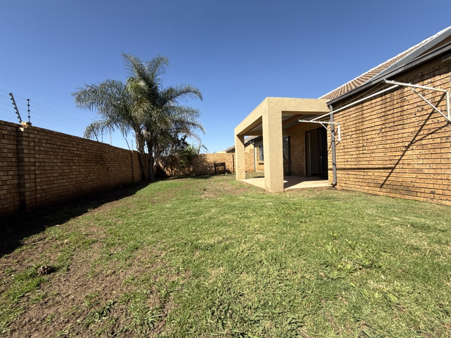 2 Bedroom Property for Sale in Equestria Gauteng