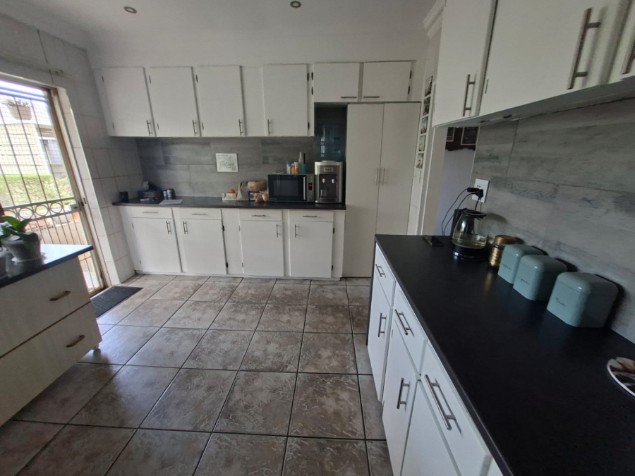 4 Bedroom Property for Sale in Krugersdorp North Gauteng