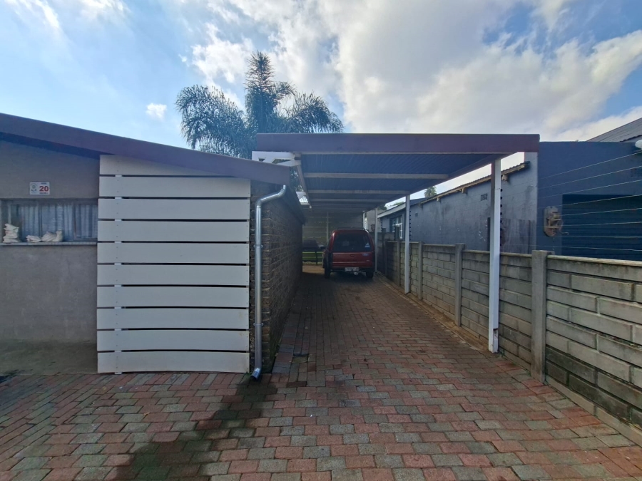 4 Bedroom Property for Sale in Krugersdorp North Gauteng