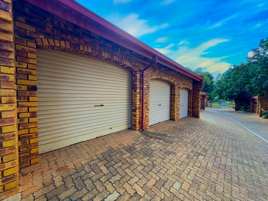 2 Bedroom Property for Sale in Amandasig Gauteng