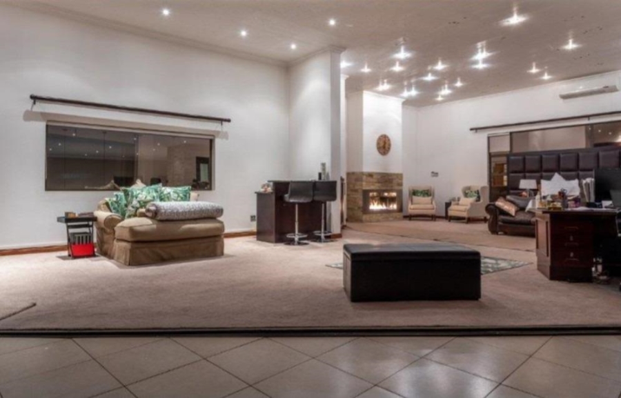 6 Bedroom Property for Sale in Meyersdal Gauteng