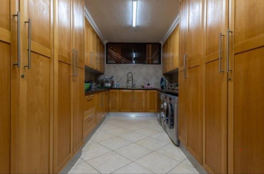 6 Bedroom Property for Sale in Meyersdal Gauteng
