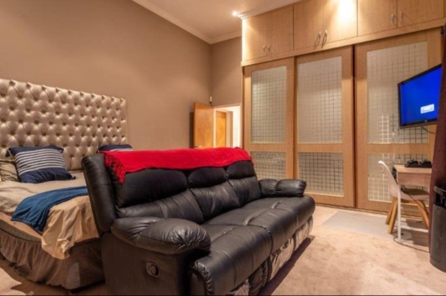 6 Bedroom Property for Sale in Meyersdal Gauteng