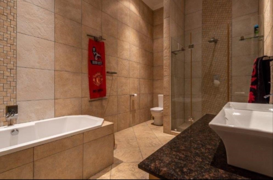 6 Bedroom Property for Sale in Meyersdal Gauteng