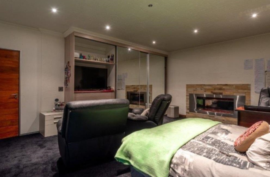 6 Bedroom Property for Sale in Meyersdal Gauteng