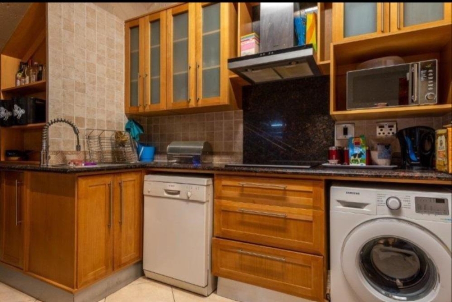 6 Bedroom Property for Sale in Meyersdal Gauteng