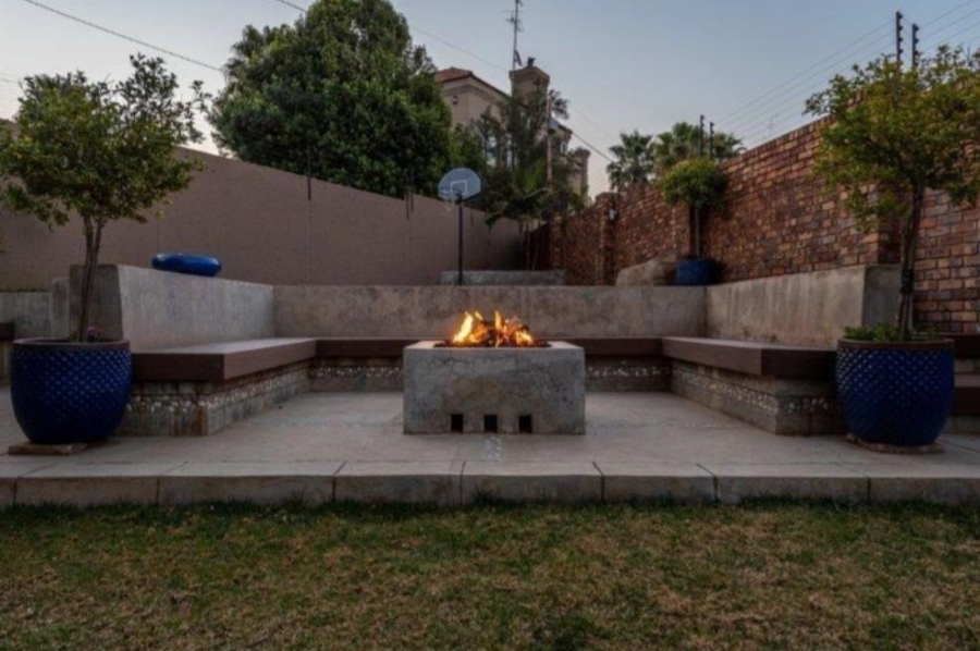 6 Bedroom Property for Sale in Meyersdal Gauteng