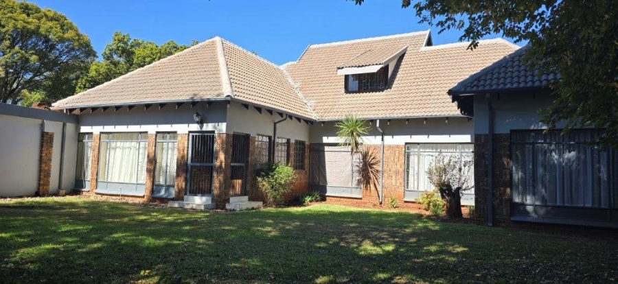 5 Bedroom Property for Sale in Elardus Park Gauteng