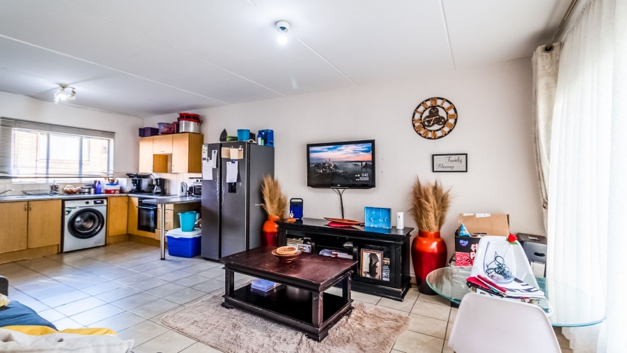 2 Bedroom Property for Sale in Meredale Gauteng