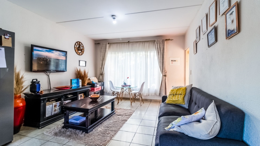 2 Bedroom Property for Sale in Meredale Gauteng